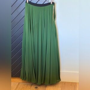 Gorgeous green maxi skirt with contrast waistband. Size S. Excellent condition